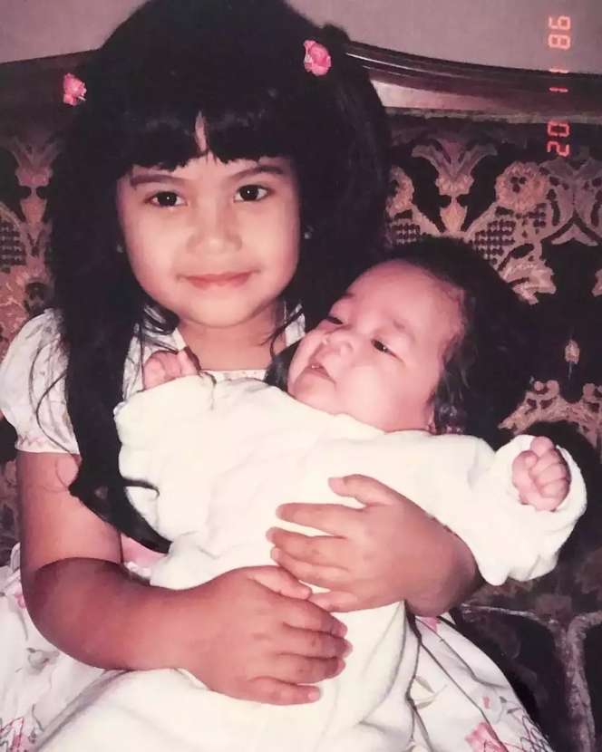 10 Foto Masa Kecil Artis Istri Pejabat, Selvi Ananda `Nyonya` Gibran Bak Putri Bangsawan Sejak Dulu!