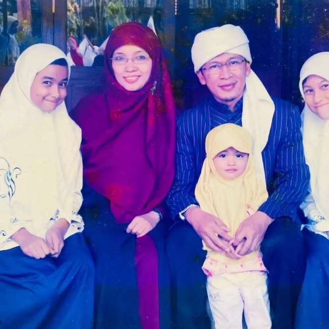 10 Foto Masa Kecil Artis Istri Pejabat, Selvi Ananda `Nyonya` Gibran Bak Putri Bangsawan Sejak Dulu!