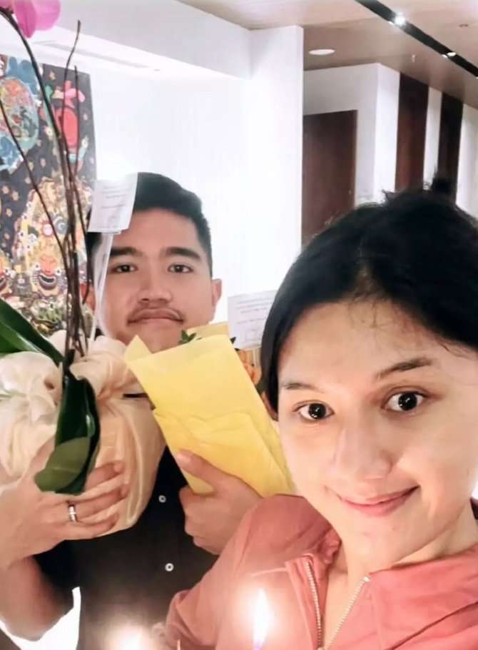 10 Potret Wajah Asli Erina Gudono Tanpa Makeup, Netizen: Pantes Anak Presiden Klepek-Klepek!