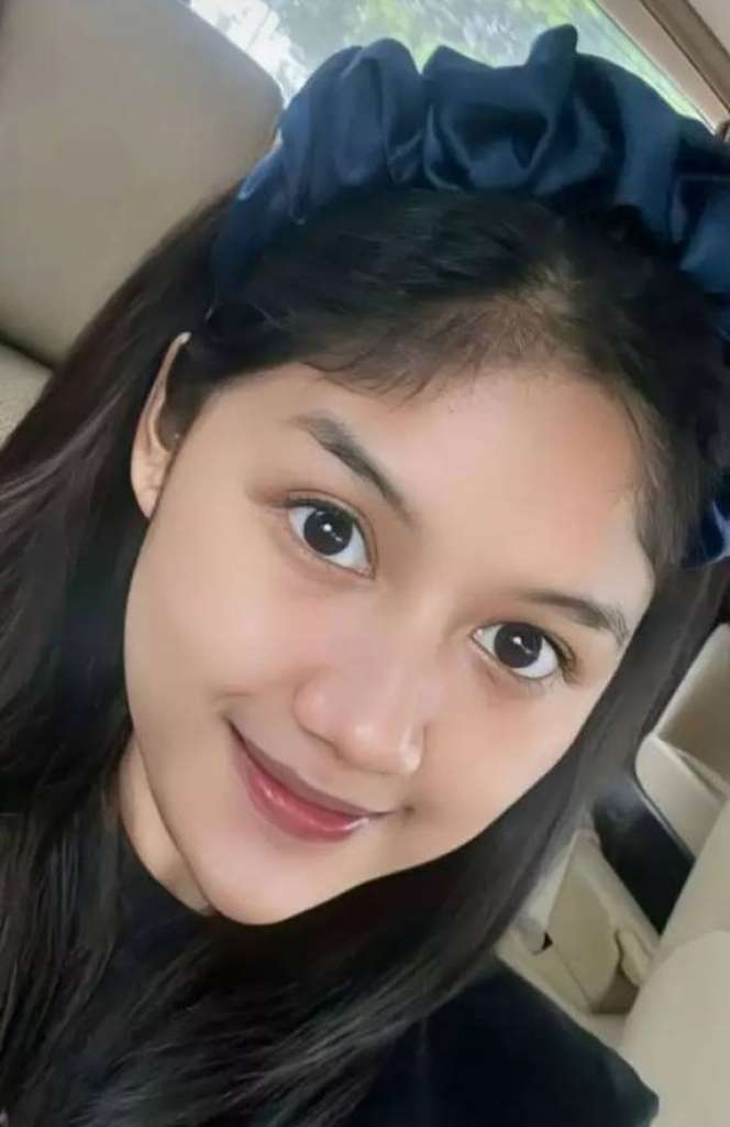 10 Potret Wajah Asli Erina Gudono Tanpa Makeup, Netizen: Pantes Anak Presiden Klepek-Klepek!