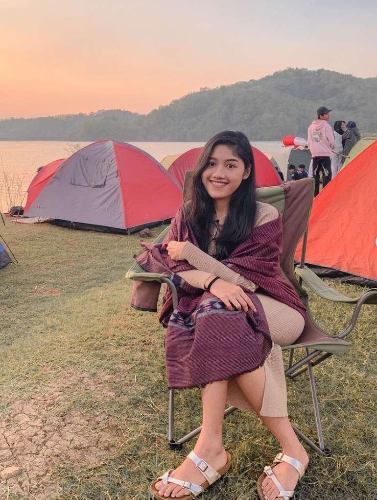 10 Potret Wajah Asli Erina Gudono Tanpa Makeup, Netizen: Pantes Anak Presiden Klepek-Klepek!