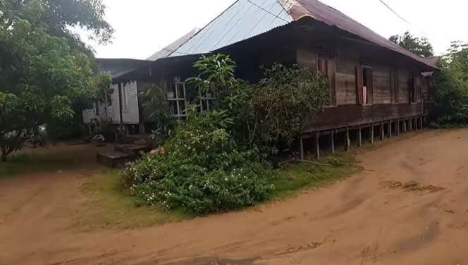 Potret Kampung Arab di Pedalaman Kalimantan, Warganya Cantik-cantik, Rumahnya Unik!