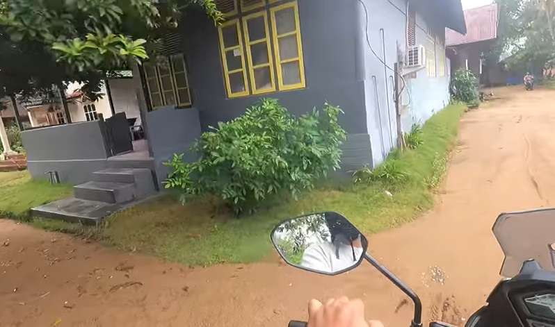 Potret Kampung Arab di Pedalaman Kalimantan, Warganya Cantik-cantik, Rumahnya Unik!