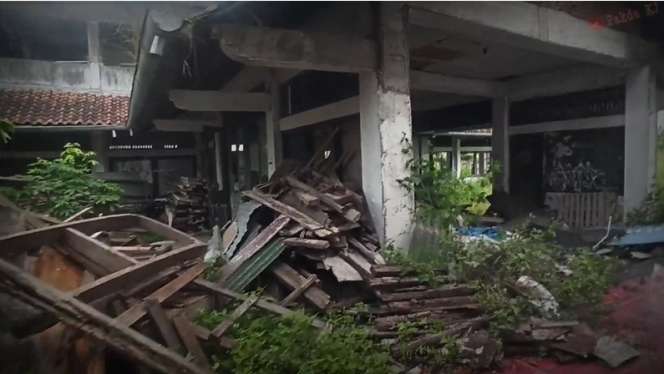 10 Potret Pabrik Perhiasan Terbengkalai, Ada Piramida Berisi Barang-Barang Mengerikan, Dilarang Tertawa di Sini!
