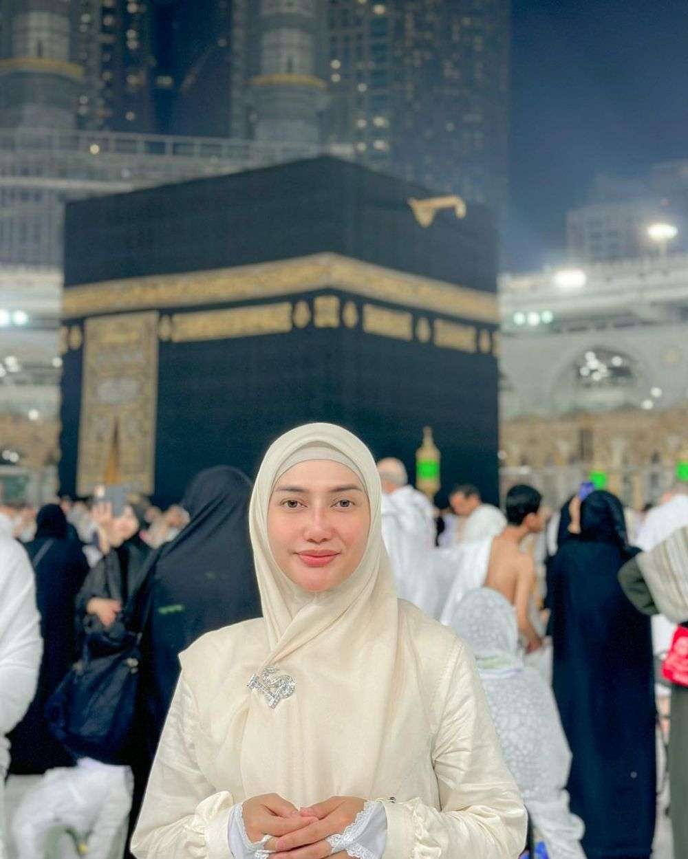 Gaya Yulita MasterChef Saat Umrah Jadi Sorotan