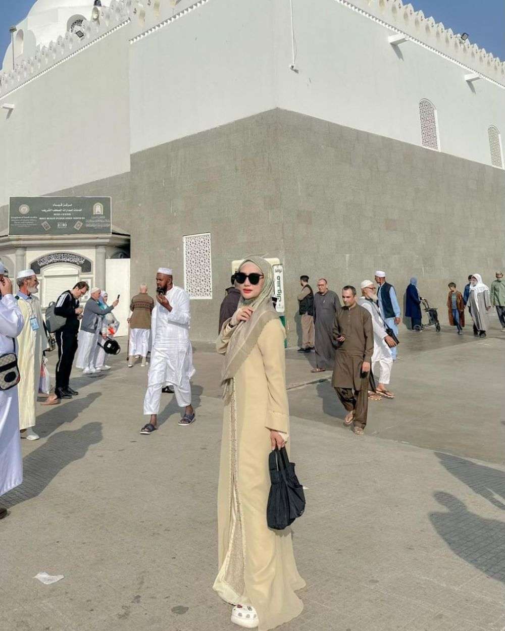 Gaya Yulita MasterChef Saat Umrah Jadi Sorotan