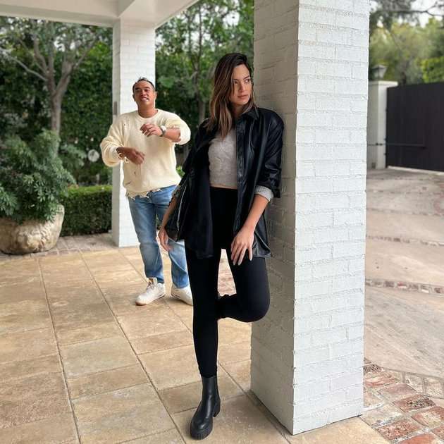 Kerap Dikritik Umbar Aurat, Potret Nia Ramadhani dengan Outfit Tertutup, Ternyata...