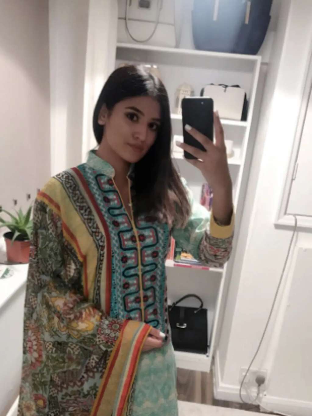 Ingat Artis Cantik yang Disiram Air Keras di Hari Ulang Tahunnya? Wajahnya Dulu Meleleh & Hancur, Penampilannya Kini Bikin Pangling