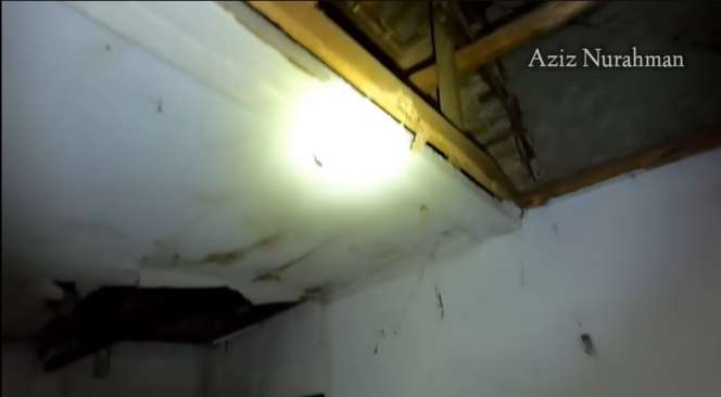 Potret Rumah Mewah Terbengkalai 14 Tahun, Ada Sosok Perempuan Gendong Bayi!