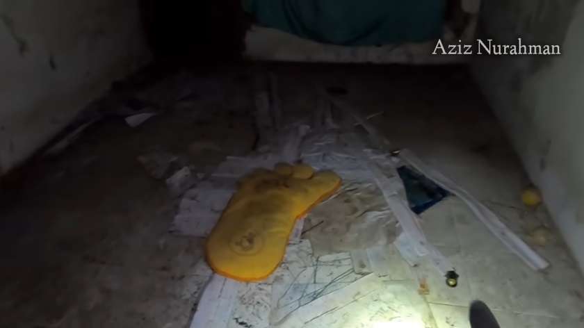 Potret Rumah Mewah Terbengkalai 14 Tahun, Ada Sosok Perempuan Gendong Bayi!