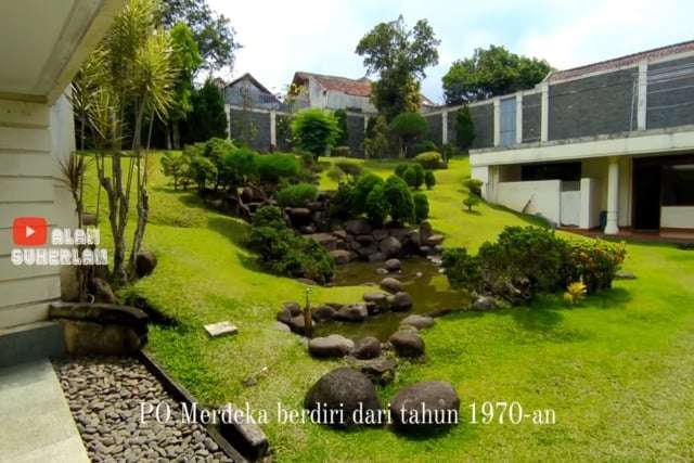 8 Potret Rumah Juragan Bus H. Idris Suherman, Sultannya Ciamis, Bak Istana Garasinya Super Luas!