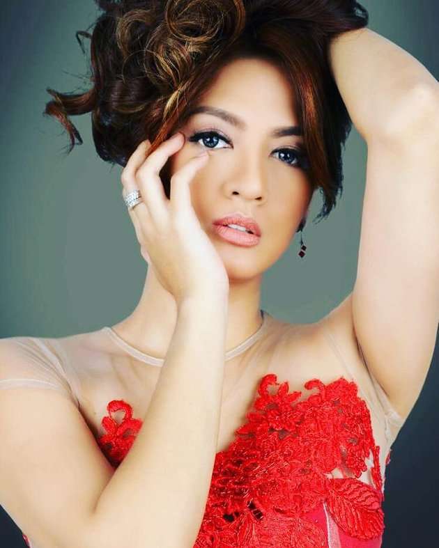 Masih Ingat Artis Seksi Yeyen? Makin Berani Pose `Hot` Setelah Menjanda, Lihat 8 Potretnya