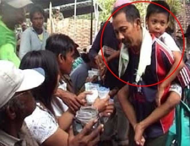 Masih Ingat Ponari Si Dukun Cilik? Dulu Hasilkan Miliaran dari Batu Ajaib, Kini Hidup Miris Bareng Istri Cantik, Digaji Rp23 Ribu