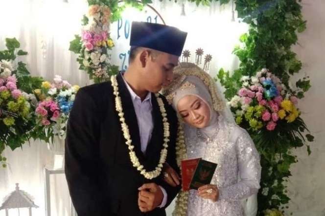 Masih Ingat Ponari Si Dukun Cilik? Dulu Hasilkan Miliaran dari Batu Ajaib, Kini Hidup Miris Bareng Istri Cantik, Digaji Rp23 Ribu