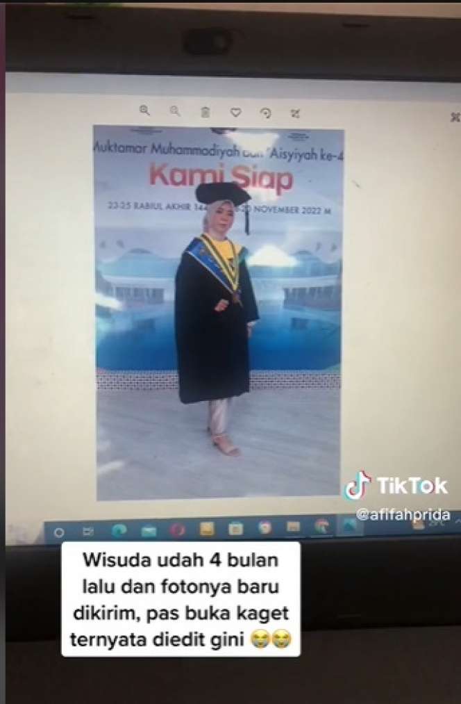 Hasil Foto Wisuda Ini Endingnya di Luar Dugaan, Editannya Ala 90-an!