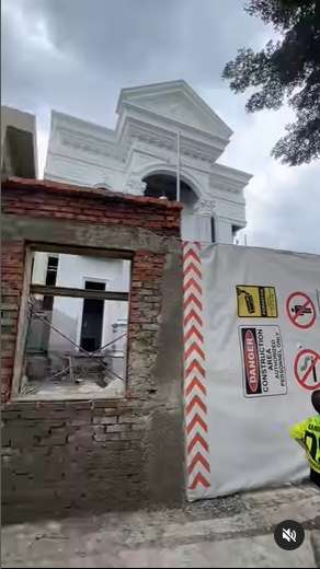 8 Potret Rumah Baru Bella Shofie yang Megah, Duplikat Istana di Negeri Dongeng, Pilar Menjulang Langit!