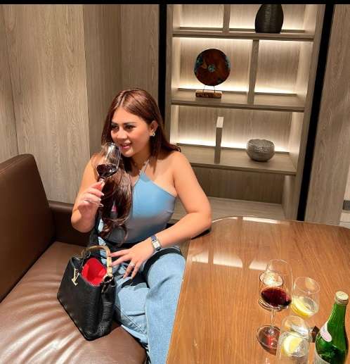 Potret Rena Dyana Selebgram yang Dituding Jadi Wanita Kebaya Hijau, Pernah Unggah Video Super Seksi!