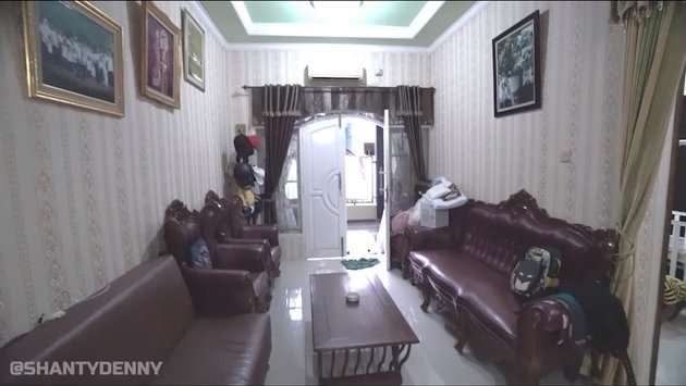 Potret Rumah Pertama Denny Cagur, Ternyata Beda Banget, Bak Bumi dan Langit!