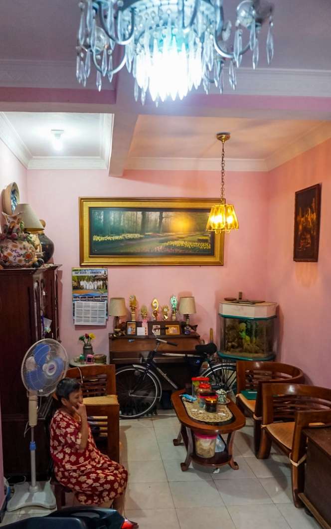Viral Rumah 2 Lantai Lebarnya Cuma 1 Meter, Dari Luar Mirip Gang Sempit, Dalamnya Bikin Takjub, Lihat 8 Potretnya