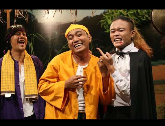 Dulu Jadi Tukang Rongsokan, Kini Hidup Artis Ini Berubah Drastis, Ternyata Punya Dua Istri!