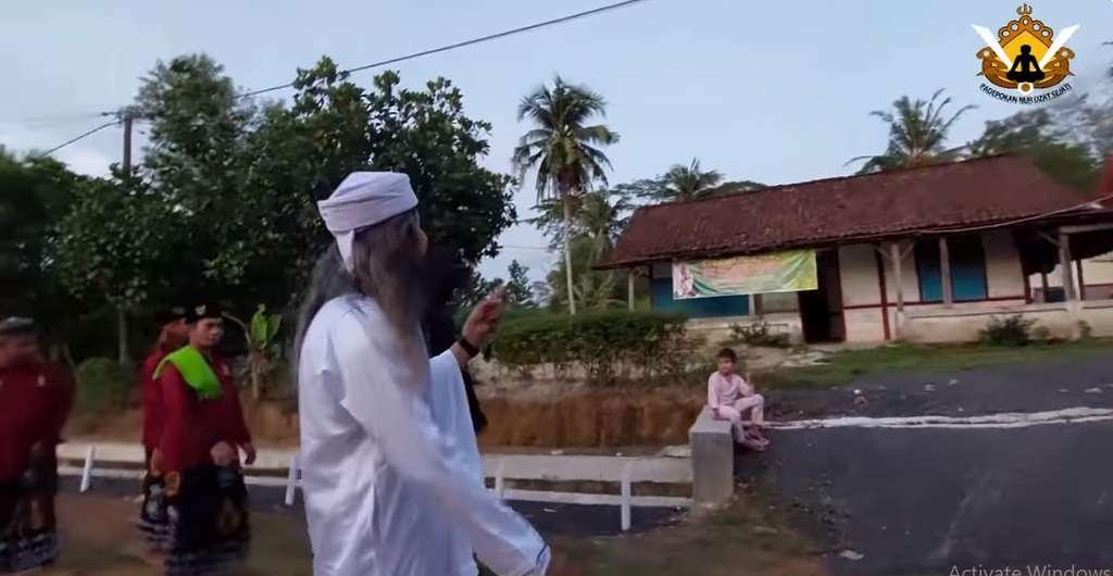 10 Potret Rumah Gus Samsudin di Kampung, Jauh dari Mewah, Reyot Berdinding Anyaman Bambu
