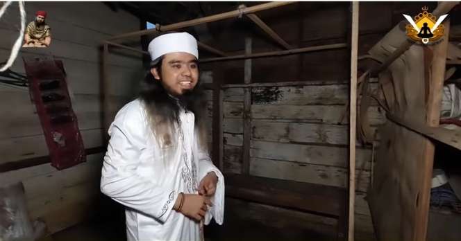 10 Potret Rumah Gus Samsudin di Kampung, Jauh dari Mewah, Reyot Berdinding Anyaman Bambu