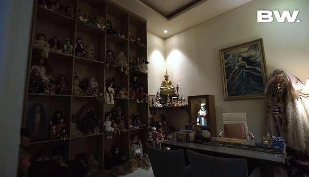 10 Potret Rumah Roy Kiyoshi yang Bikin Merinding, Ada Ruang Boneka Hantu & Kamar Nyi Roro Kidul
