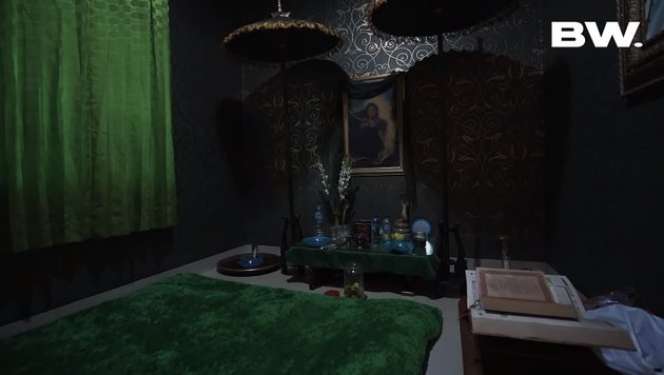 10 Potret Rumah Roy Kiyoshi yang Bikin Merinding, Ada Ruang Boneka Hantu & Kamar Nyi Roro Kidul