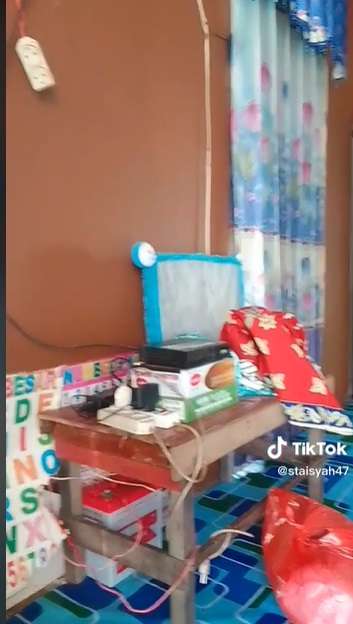 Potret Dapur di Rumah Panggung Ini Bikin Melongo, Rapi Banget Auto Betah!