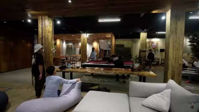 10 Potret Kantor Mewah Baim Wong Hasil Renovasi Rumah Kosong 15 Tahun, Ada Air Terjunnya, Keren Abis!