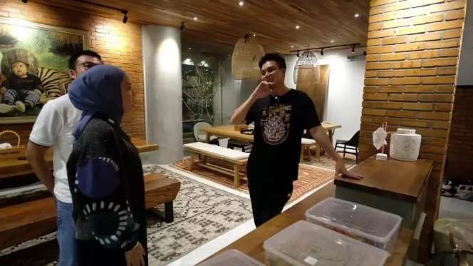 10 Potret Kantor Mewah Baim Wong Hasil Renovasi Rumah Kosong 15 Tahun, Ada Air Terjunnya, Keren Abis!