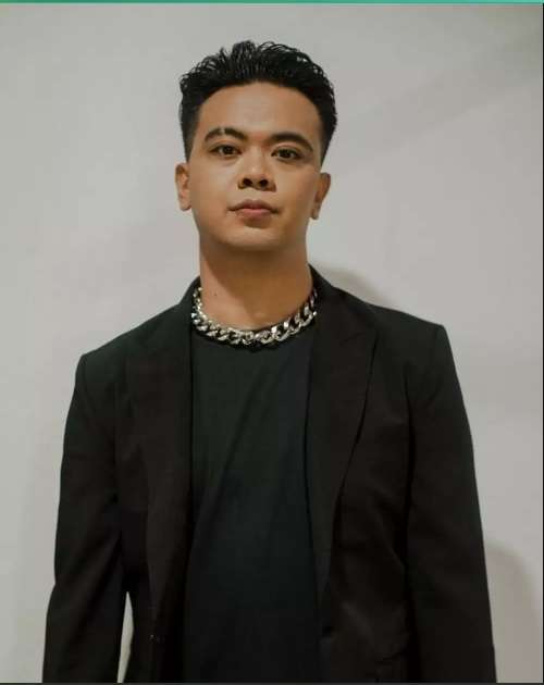 Tak Lagi Eksis, Anggota Boyband Hits Asal Indonesia ini Banting Stir Jadi Peternak Ikan, Begini Kabar Terbarunya!