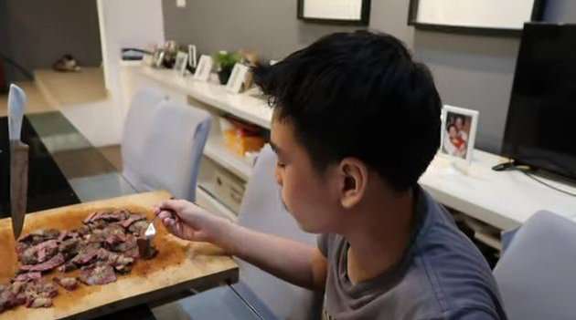 Sekeluarga Jadi Selebritis, Artis Papan Atas Ini Kini Punya Rumah Mewah Bak Istana, Lihat 10 Potretnya