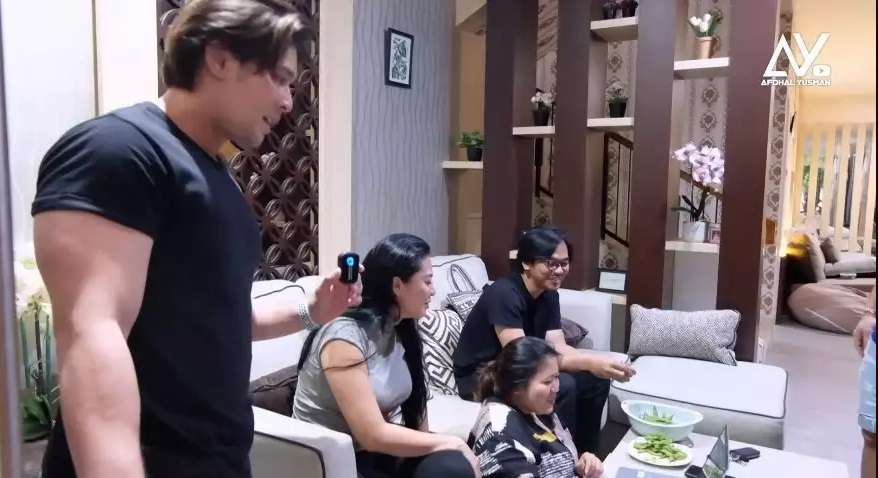 Potret Rumah Aktor Kolosal Choky Andriano, Mewah Bak Hotel Berbintang, Ada Ruang Rahasia!