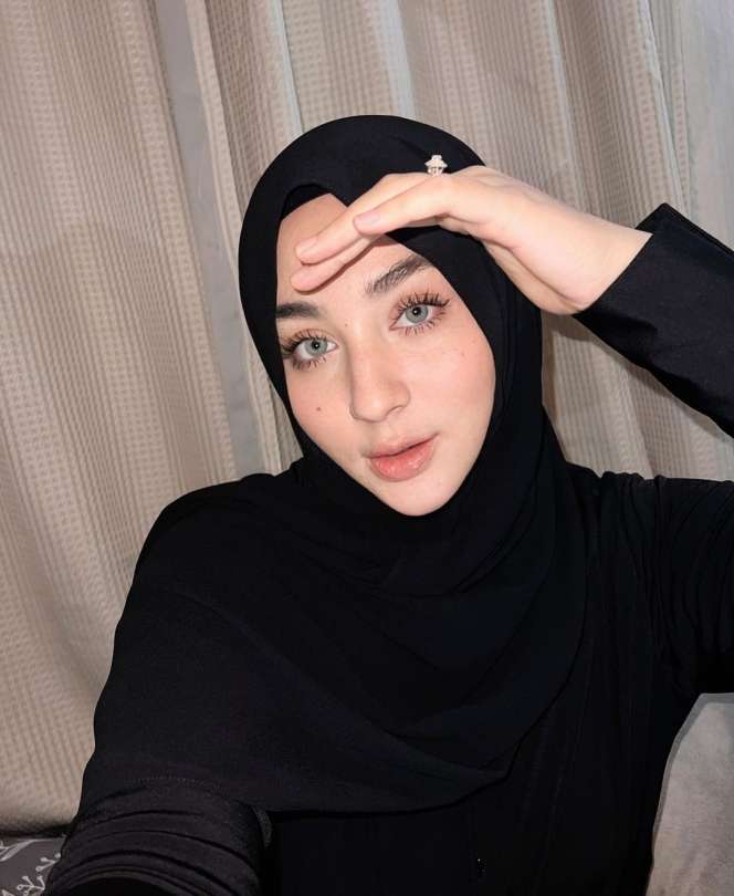 Potret Terbaru Margin Istri Ali Syakieb yang Kini Mantap Berhijab, Cantiknya Kebangetan!