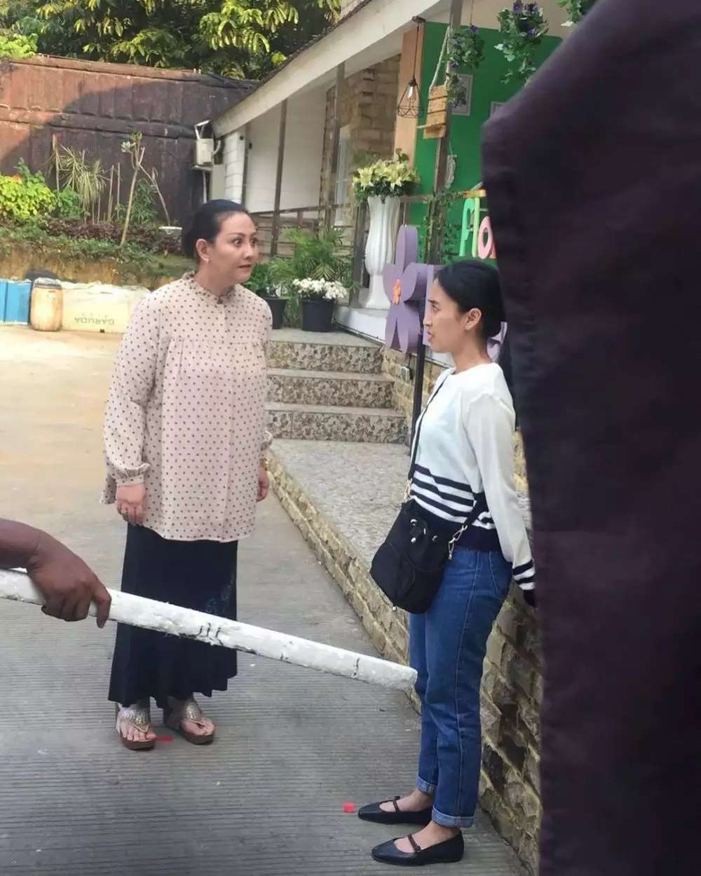 Artis Senior Langganan Antagonis Ini Ternyata Ibu Aktor Terganteng di Indonesia, Siapa Dia? Lihat Potretnya