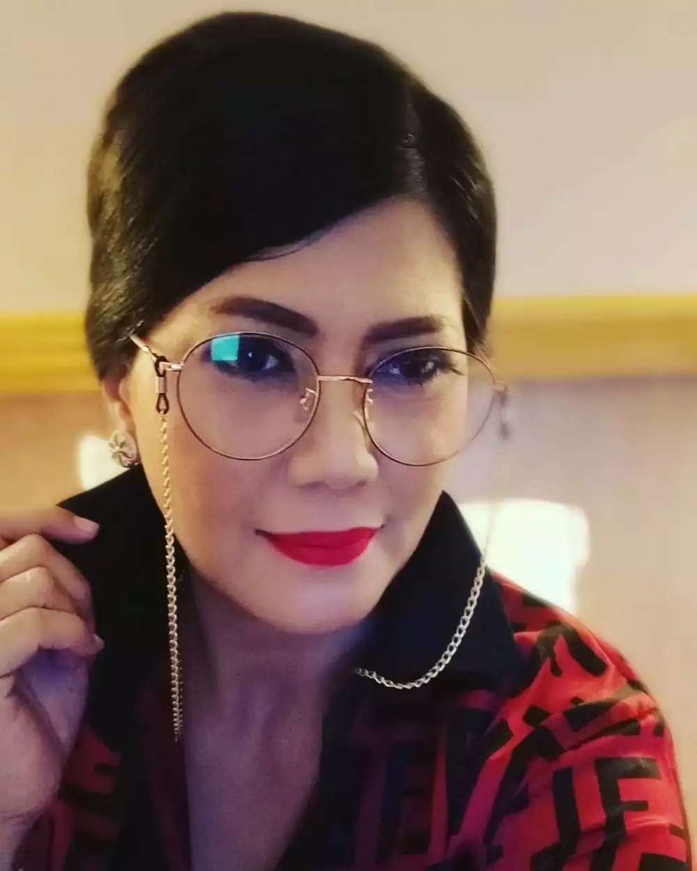 Ingat Ibu Tiri di `Sinetron Bawang Merah Bawang Putih` yang Kejam? 18 Tahun Berlalu, Kini Penampilan & Nasibnya Berubah Drastis