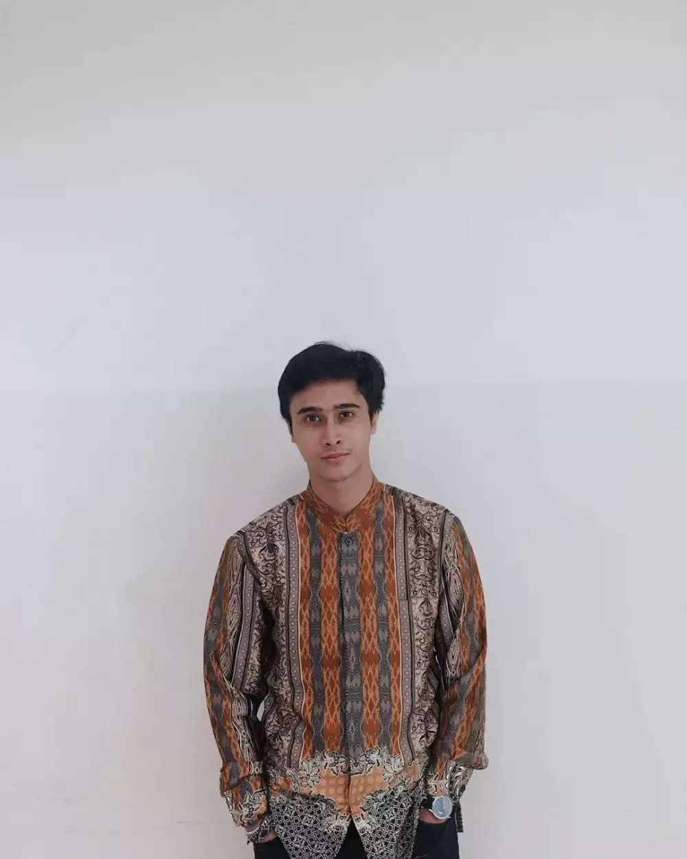 Ingat Bocah Tengil di Genta Buana? Kini Sudah Dewasa Jadi Aktor Ganteng & Terkenal, Lihat 8 Potretnya