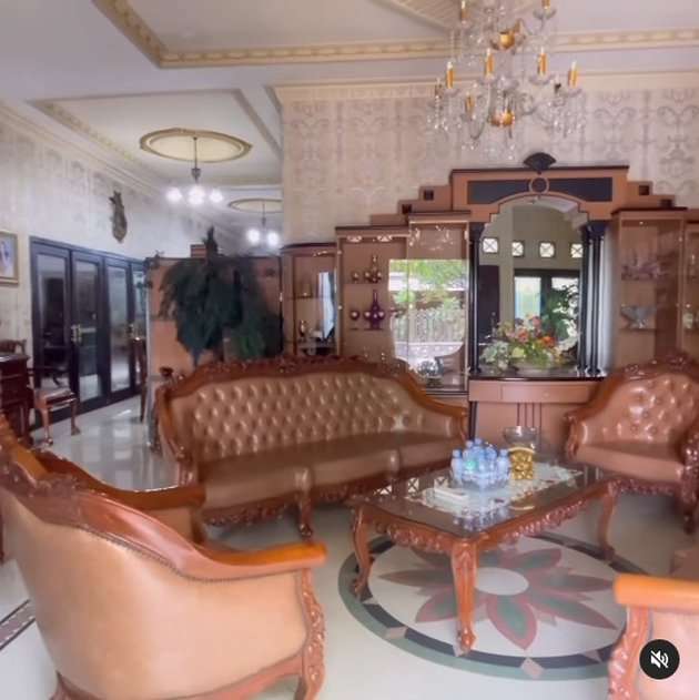 Potret Rumah Inul Daratista di Kampung Bak Hotel Mewah Sampai Punya Nama Gang Sendiri