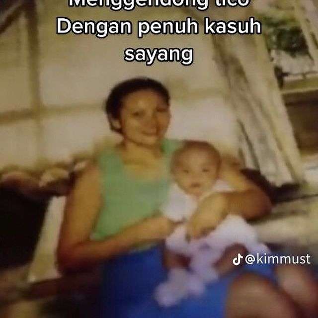 Potret Tiko Bersama Bu Eny dan Sang Ayah saat Masih Kecil, The Real Orang Kaya!