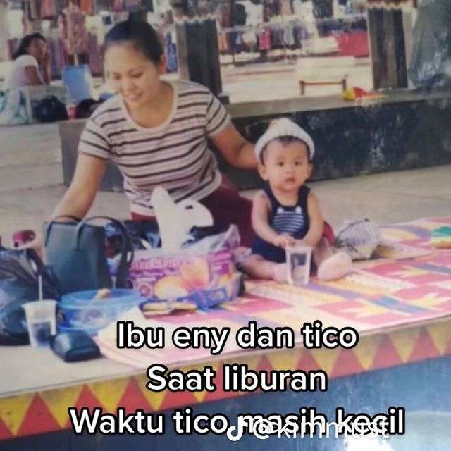 Potret Tiko Bersama Bu Eny dan Sang Ayah saat Masih Kecil, The Real Orang Kaya!