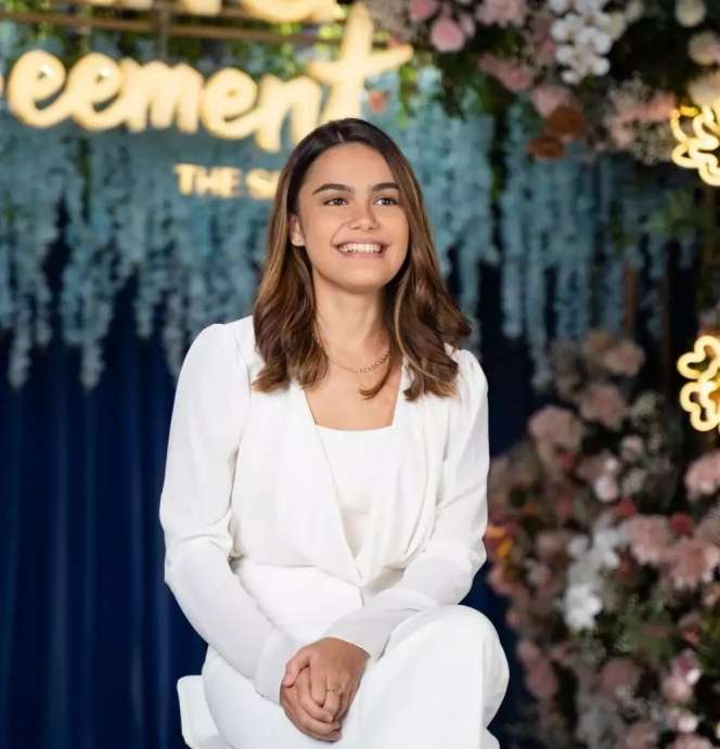 Ingat Anak Reza Rahadian di Film Hafalan Shalat Delisa? 16 Tahun Berlalu, Kini Jadi Artis Terkenal & Wajahnya Bule Banget