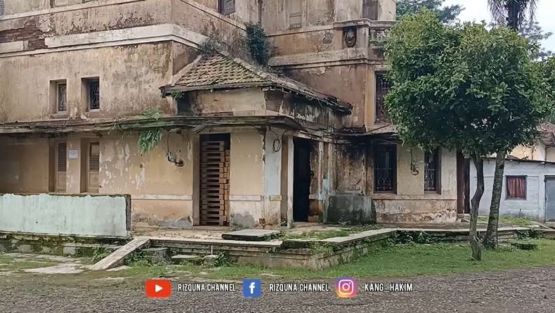 10 Potret Rumah Mewah Terbengkalai 1 Abad, Tempat Harta Karun Zaman Penjajahan Belanda