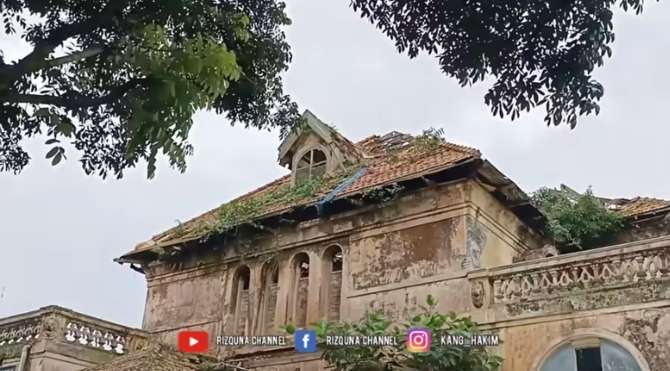 10 Potret Rumah Mewah Terbengkalai 1 Abad, Tempat Harta Karun Zaman Penjajahan Belanda