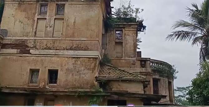 10 Potret Rumah Mewah Terbengkalai 1 Abad, Tempat Harta Karun Zaman Penjajahan Belanda