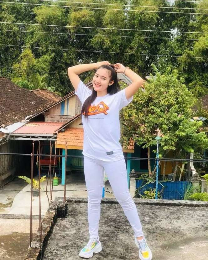 Manglingin! Potret Keseharian Yeni Inka Sang Ratu Ambyar 
