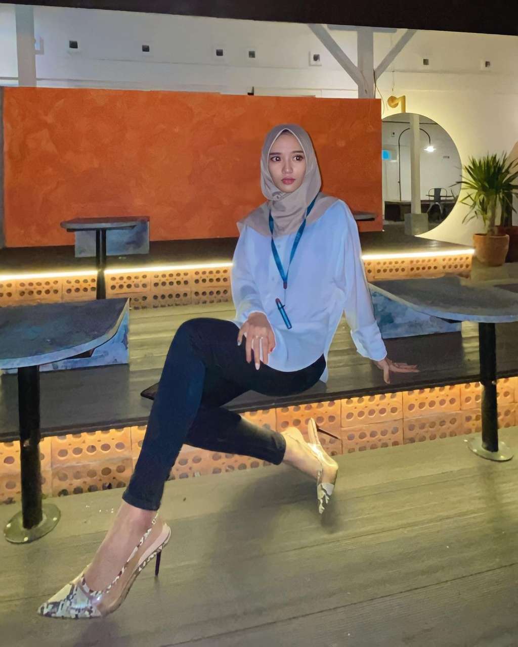 Tegar Septian Tuding Sarah Sheilka Hamil Duluan, Penampilan Terbaru Sarah Ngalungin Pod Jadi Sorotan  