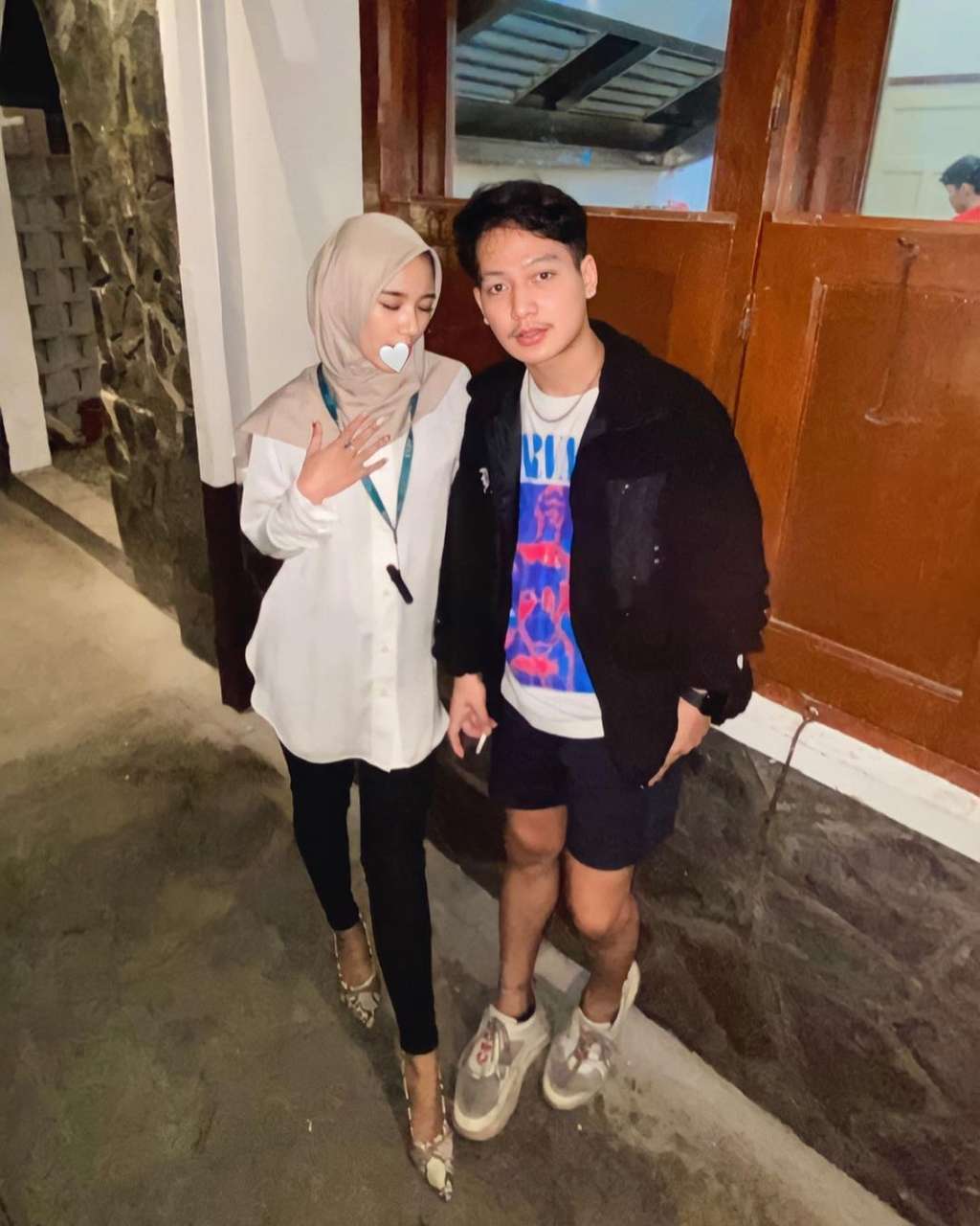 Tegar Septian Tuding Sarah Sheilka Hamil Duluan, Penampilan Terbaru Sarah Ngalungin Pod Jadi Sorotan  