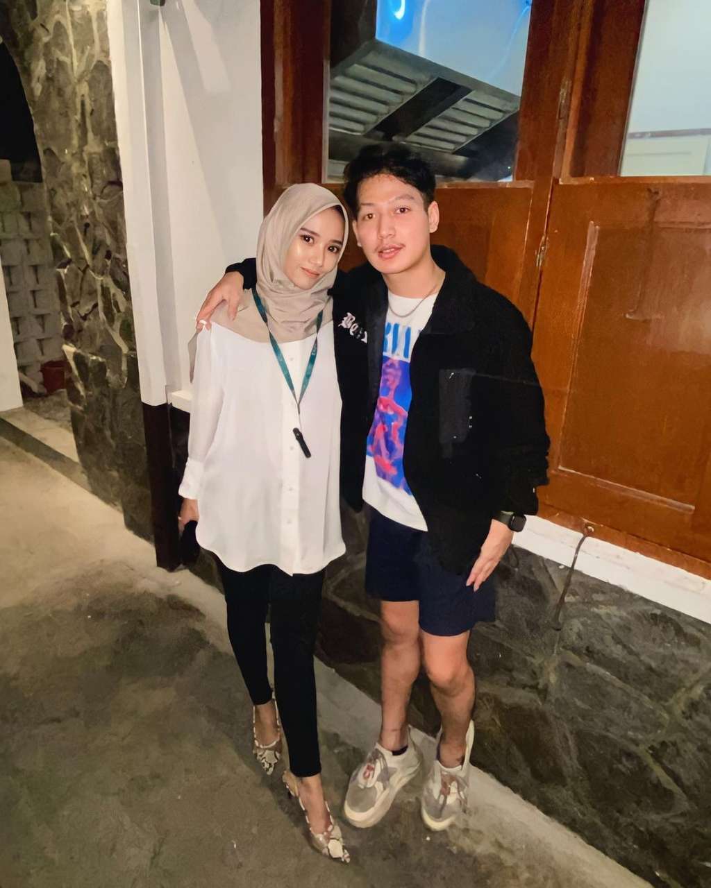 Tegar Septian Tuding Sarah Sheilka Hamil Duluan, Penampilan Terbaru Sarah Ngalungin Pod Jadi Sorotan  