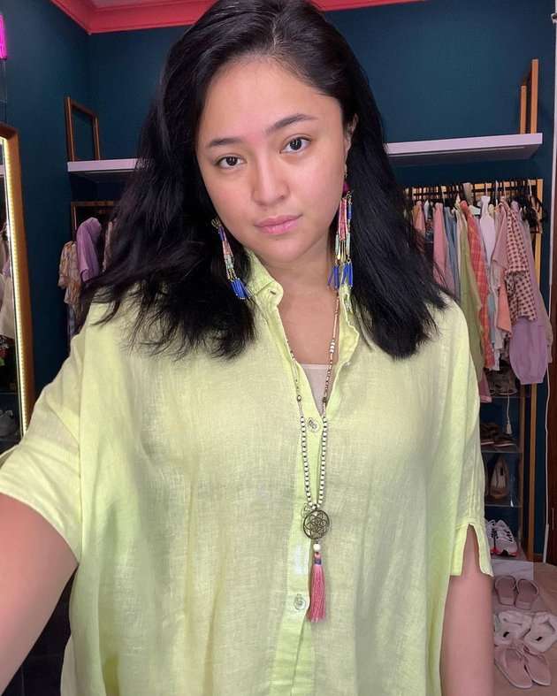 Potret Marshanda Pajang Penampilan Polos Tanpa Riasan